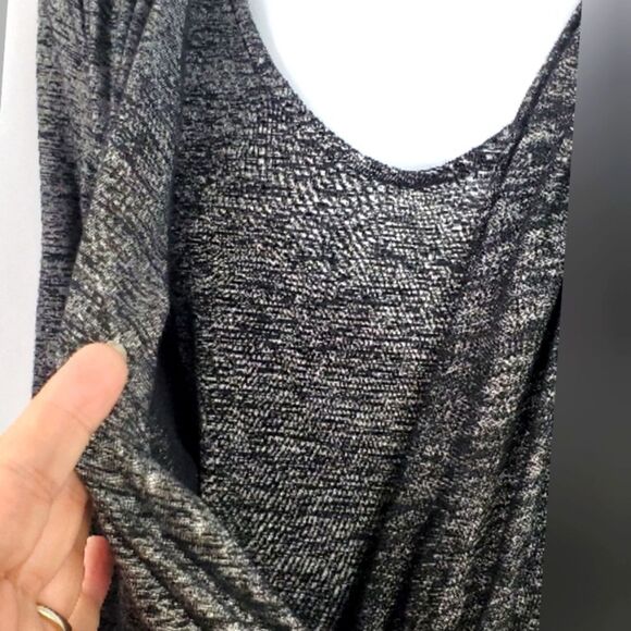 WHITE HOUSE BLACK MARKET Top - Picture 5 of 9